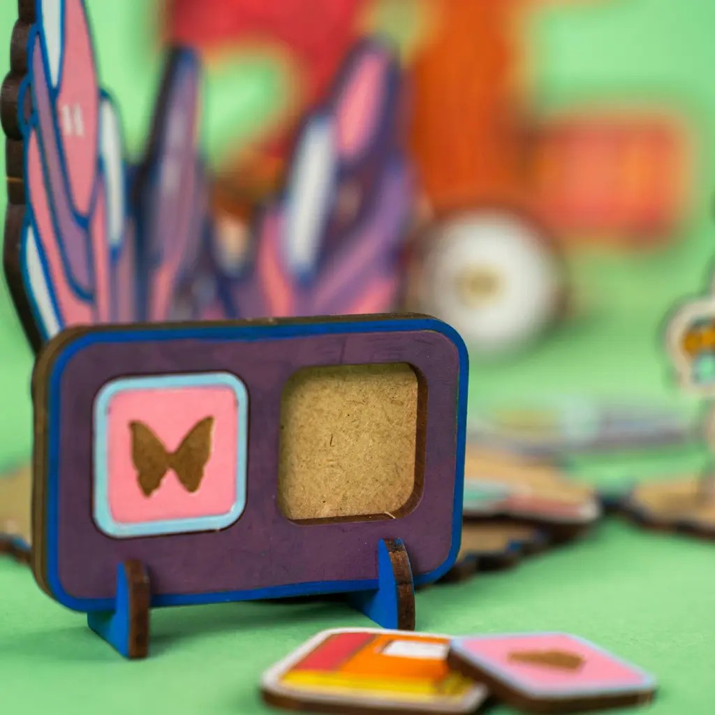 Eco Detectives – Colour-Your-Own Wooden Explorer Play Set