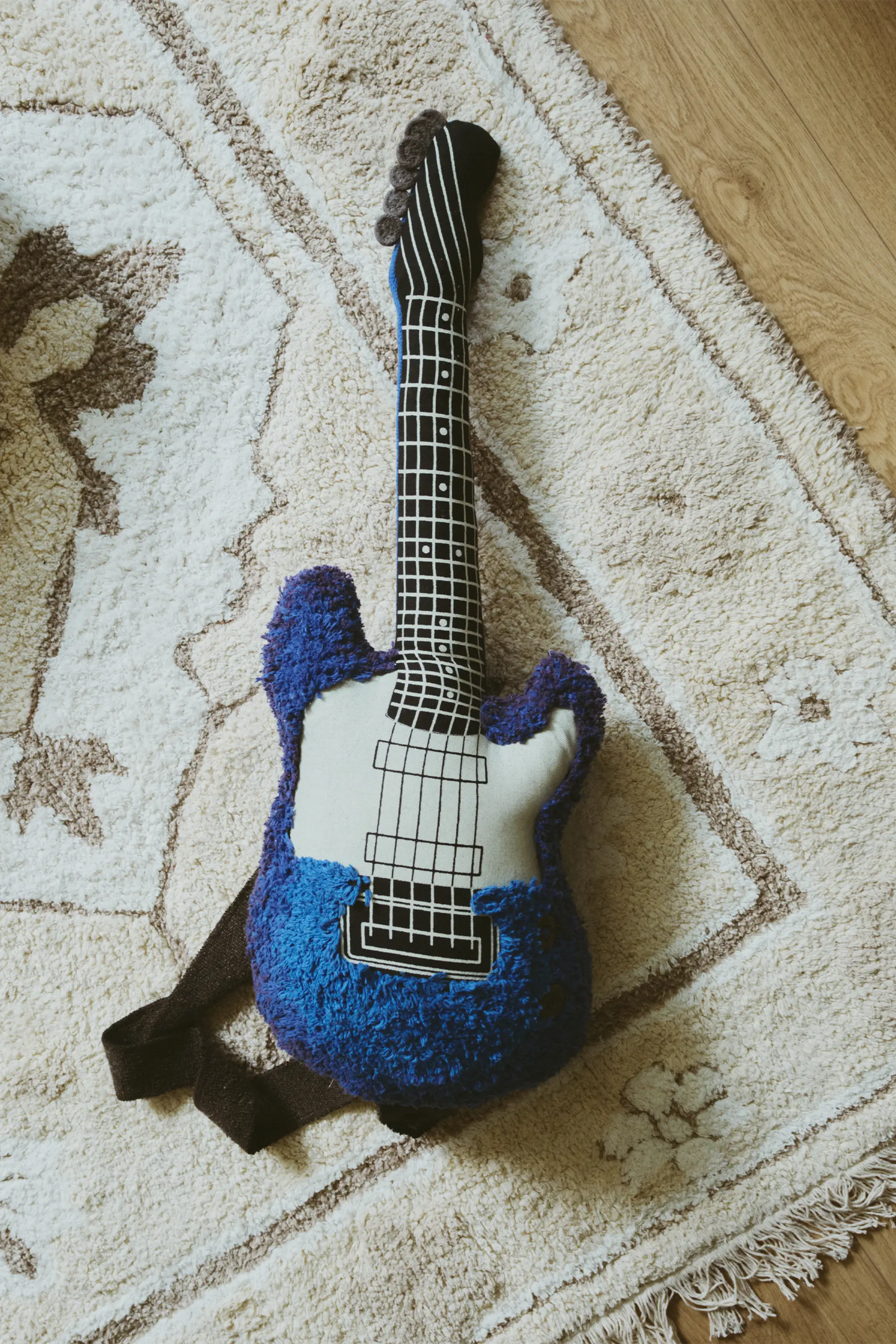 Lorena Canals Electric Guitar Pude 30 x 70 cm - Blå