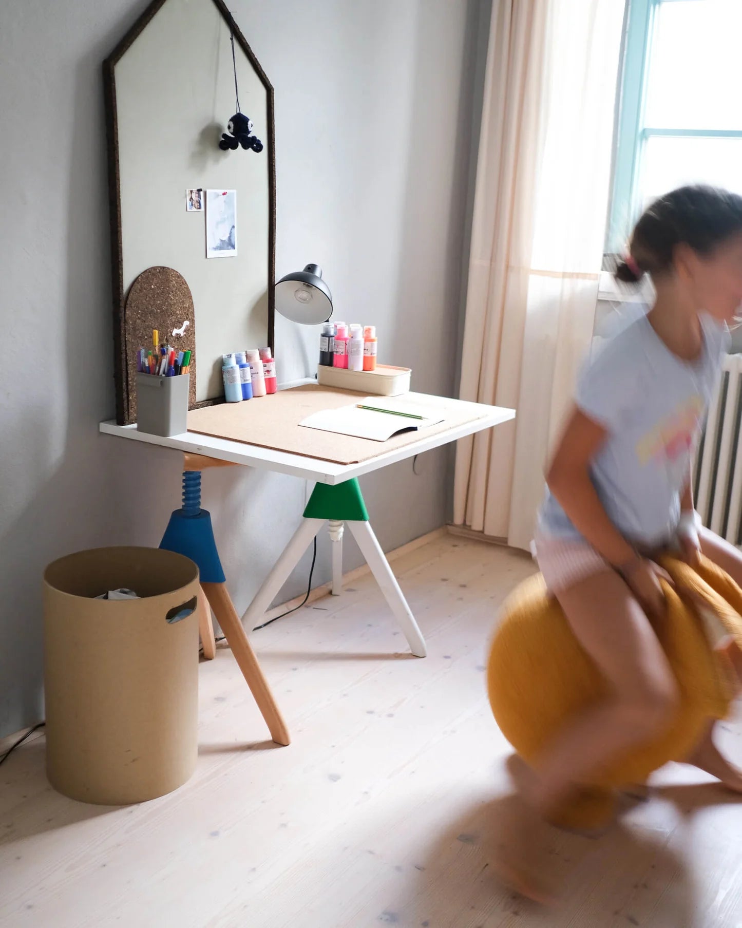 bada&bou – da – den hoppende kanin – sennepsgul