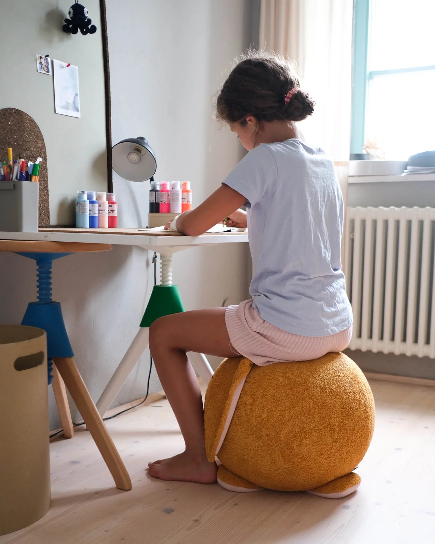 bada&bou – da – den hoppende kanin – sennepsgul