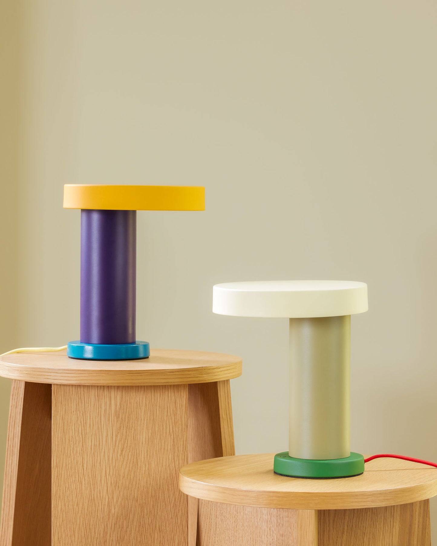 Hübsch Magic bordlampe – lilla/gul