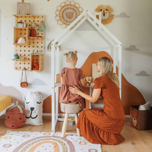 Sweet Home From Wood husformet skrivebord til børn – hvid