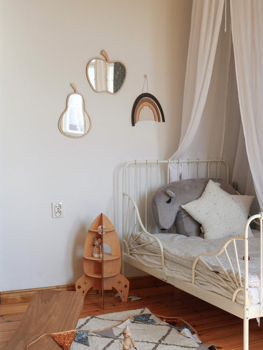 Kids Room Apple Mirror – Child-Friendly Acrylic & Wood