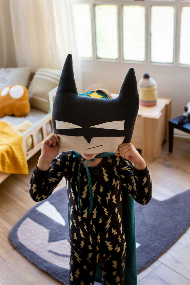 Lorena Canals strikket pude – Batboy