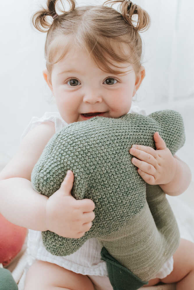 Lorena Canals strikket pude – Brucy the Broccoli
