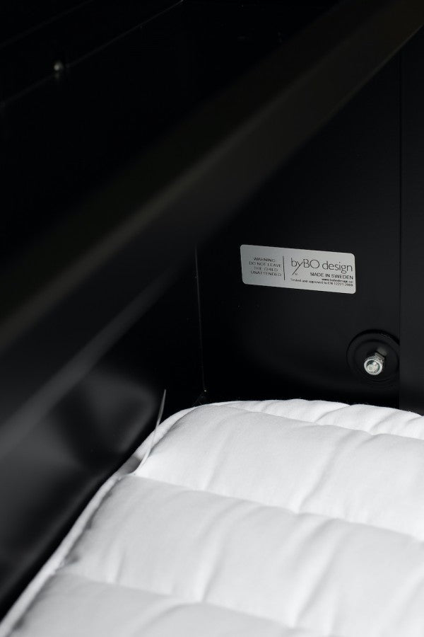 byBO design Pippi væghængt puslebord – Black
