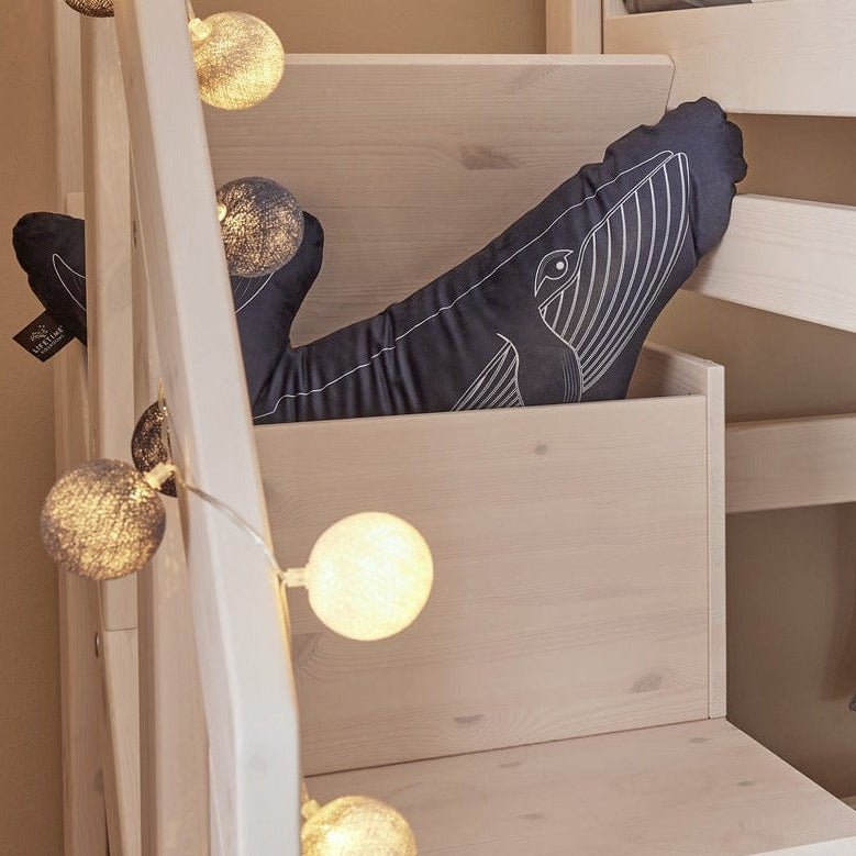 LIFETIME Kidsrooms Original lav køjeseng med trappe 90 x 200 cm