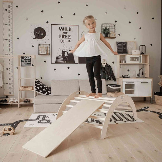 Montessori klatrebue med rampe – trævippe og motorikleg