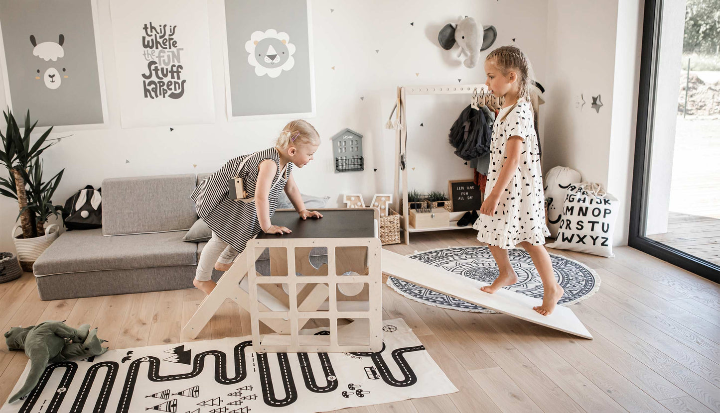 Klatrekube med stol og rampe – 3-i-1 aktivitetsmøbel