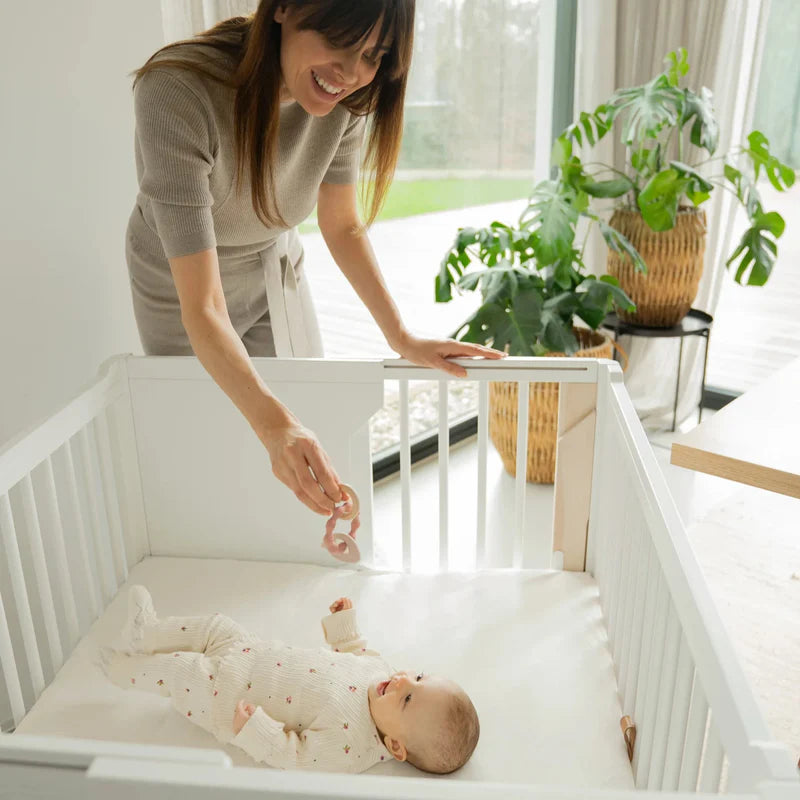 Naolima MoveMi® foldbar 2-i-1 - tremmeseng og kravlegård - Hvid