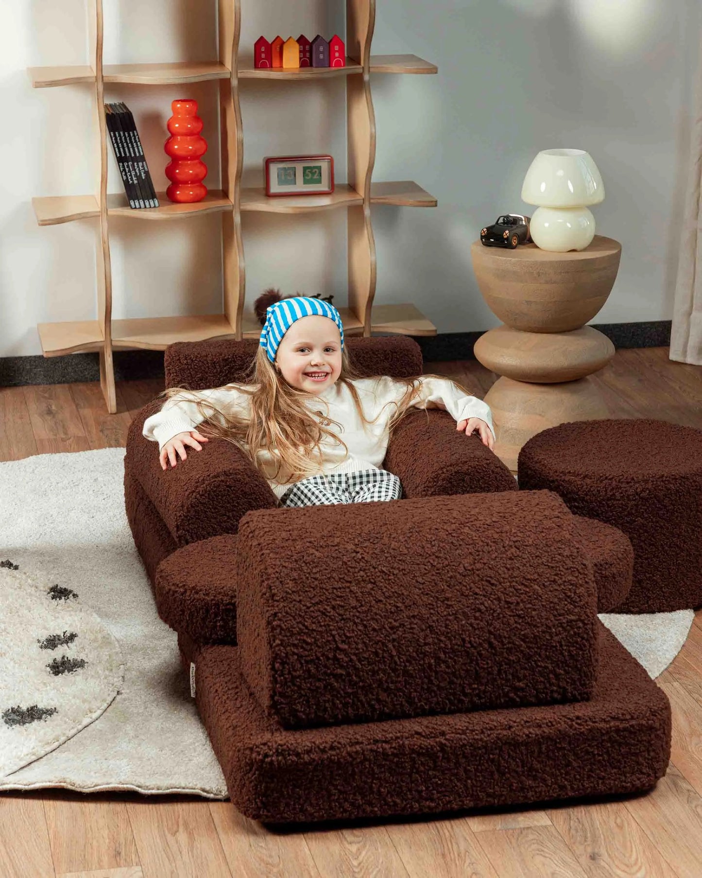 Wigiwama Legesfoa Settee - Warm Hazel