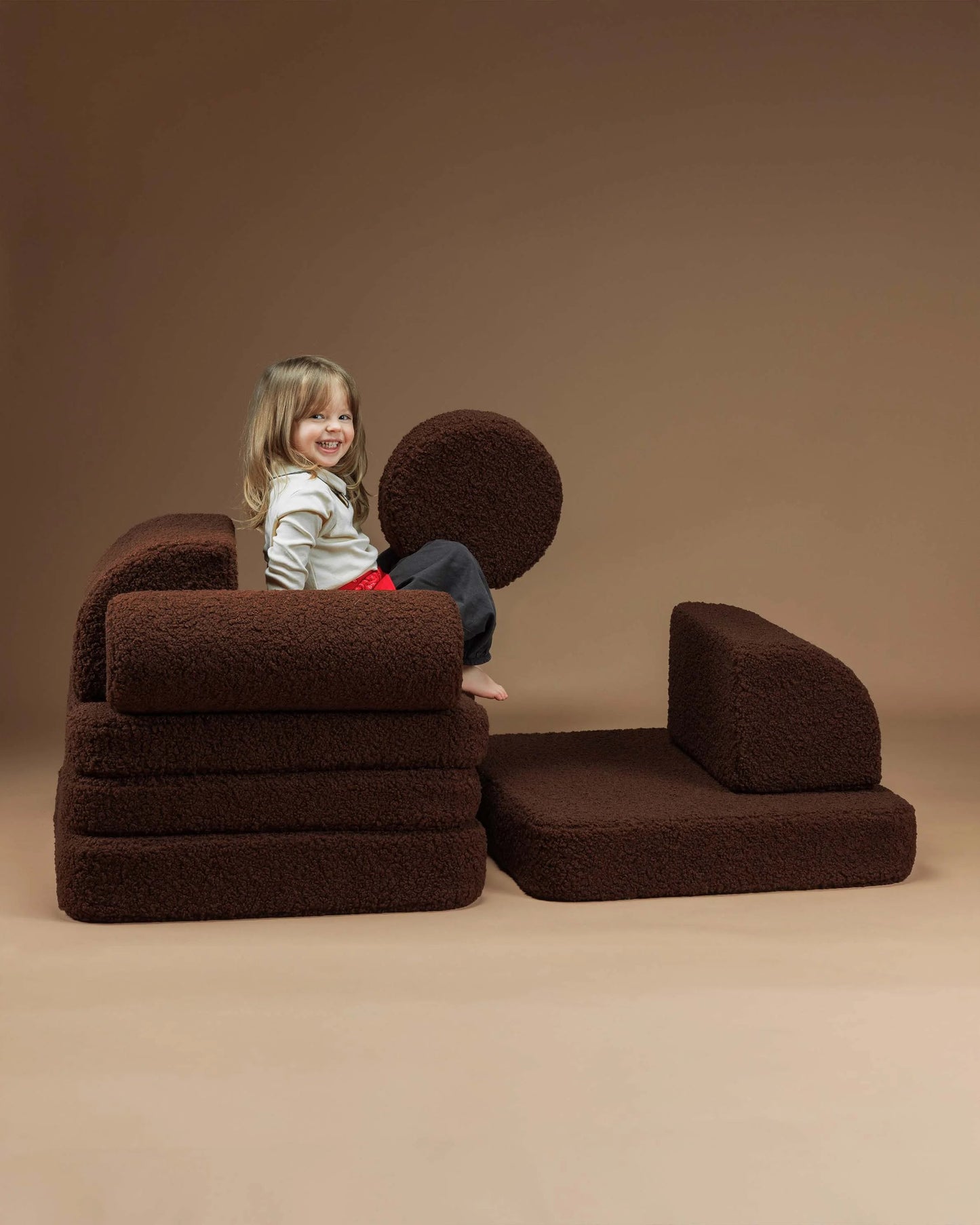 Wigiwama Legesfoa Settee - Warm Hazel