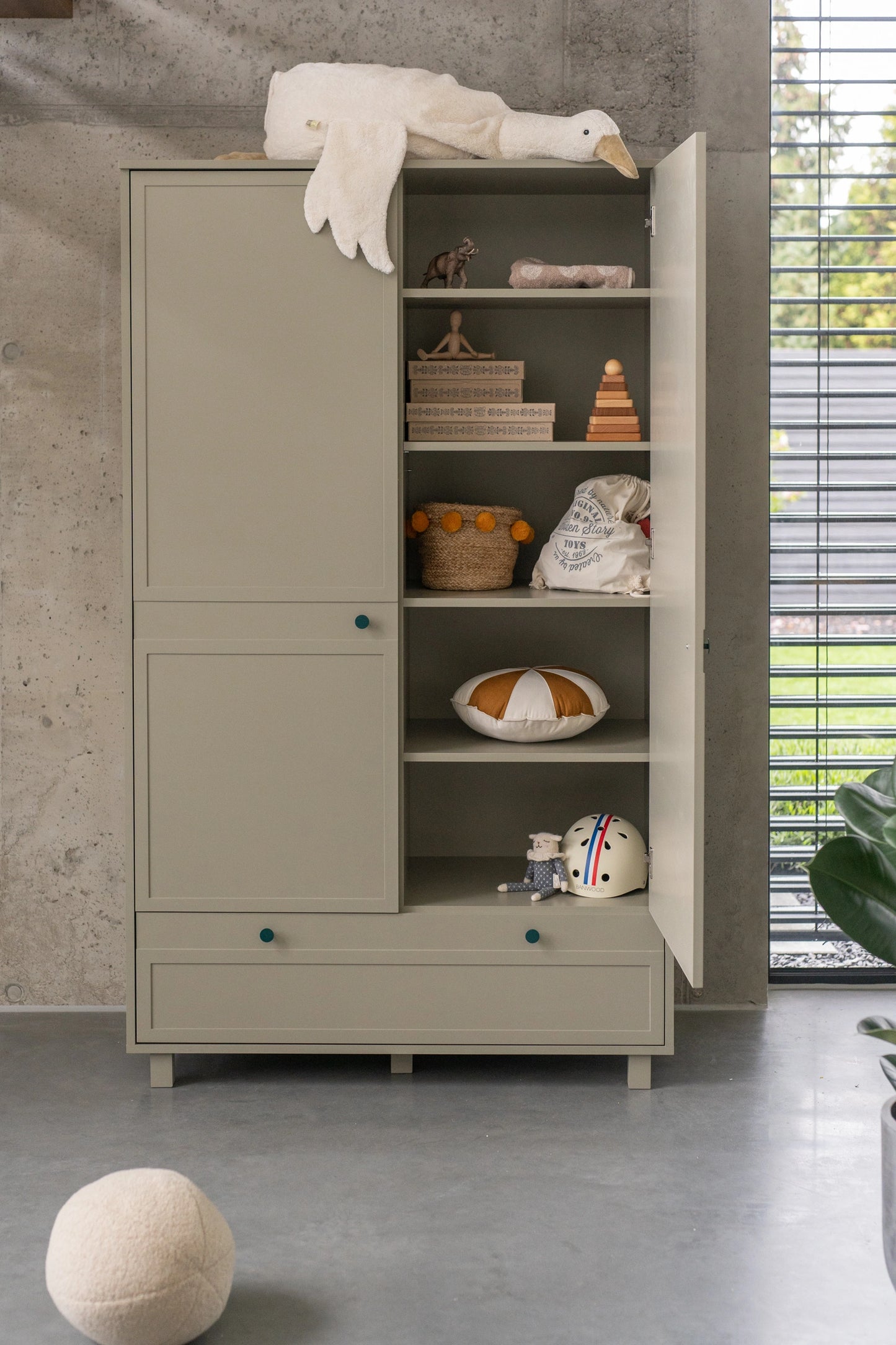 Wood Luck Design - Vintage - garderobeskab – eucalyptus