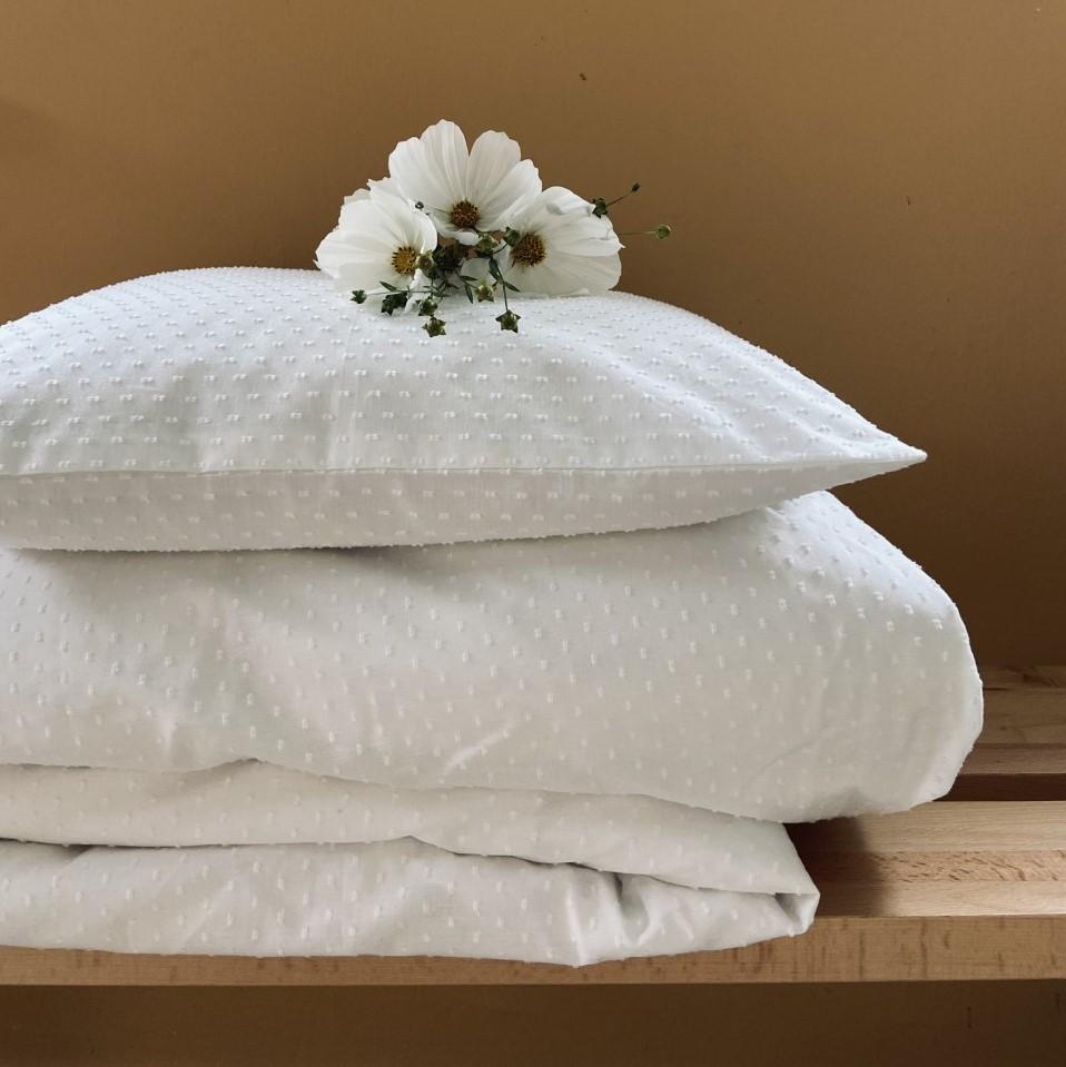 Pine Cone junior sengetøj – Ellie