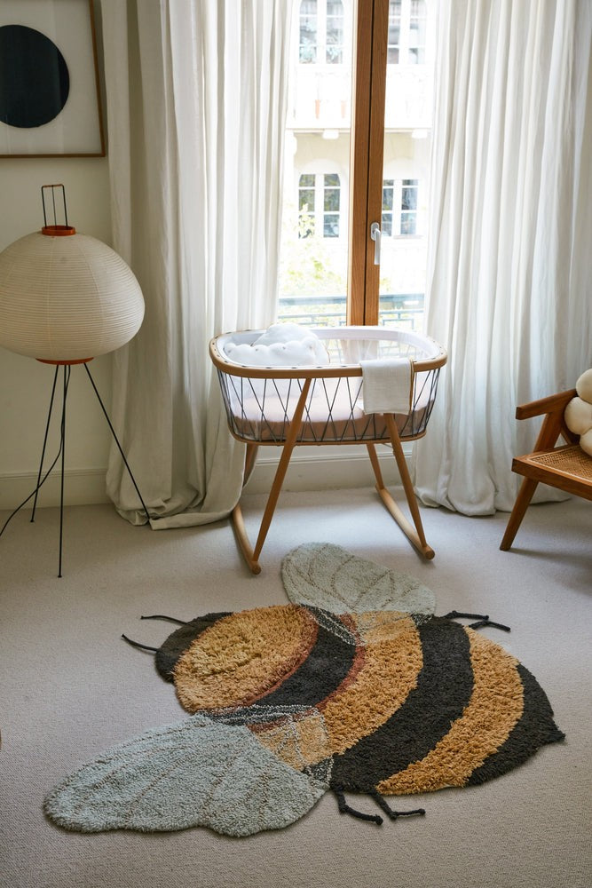 Lorena Canals Vaskbart gulvtæppe – Bi (115 × 150 cm)