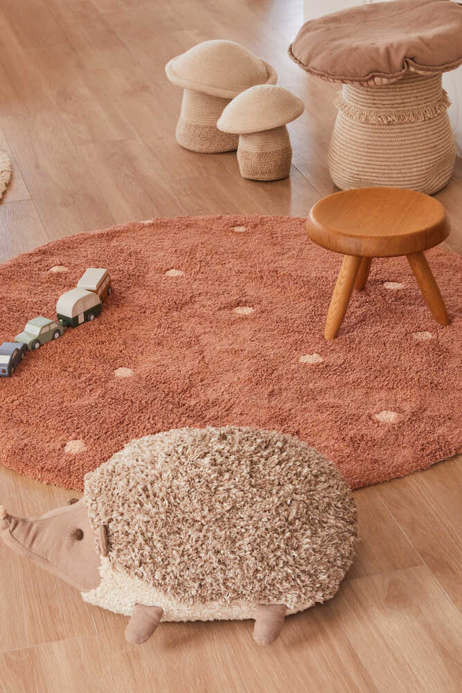 Lorena Canals vaskbart rundt gulvtæppe – Round Dot Chestnut 140 cm