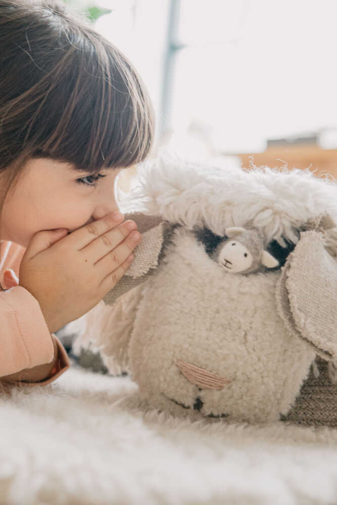 Lorena Canals Woolable kurv – Pink Nose Sheep til børn