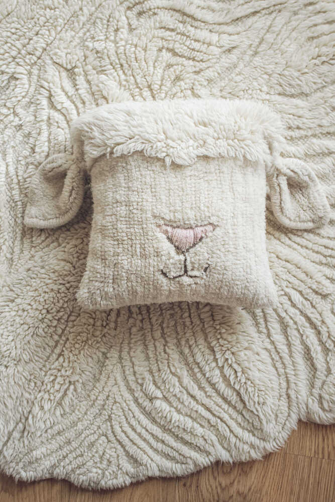 Lorena Canals Woolable pude – Pink Nose Sheep til børn