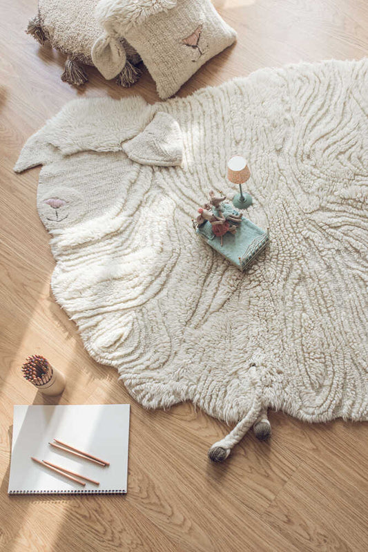 Lorena Canals Woolable uldgulvtæppe – Pink Nose Sheep 120x170 cm
